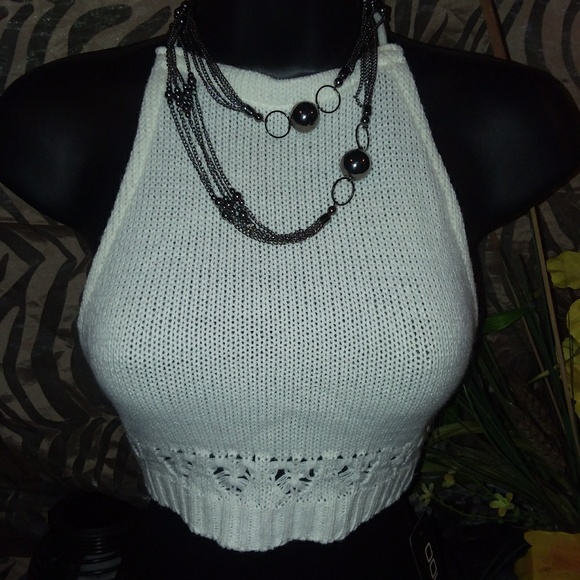 NWT Amazing Ivory Crochet Open Back Halter Top - Picture 4 of 4